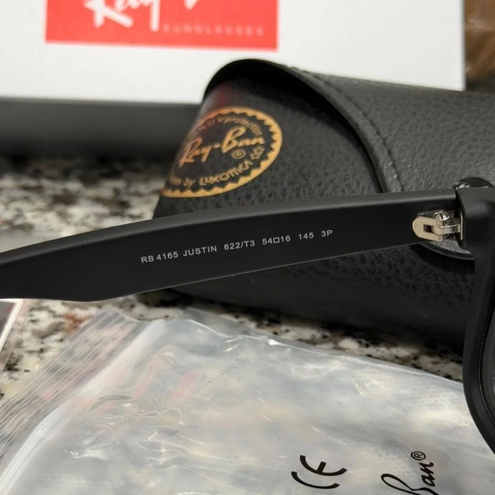 Ray-Ban Justin Classic Sunglasses RB4165 Matte Black Grey Gradient Polarized NIB